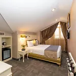 Moonlight Elegance Boutique Hotel 4*
