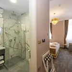 Moonlight Elegance Boutique 4*