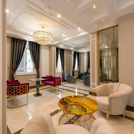 Moonlight Elegance Boutique Отель