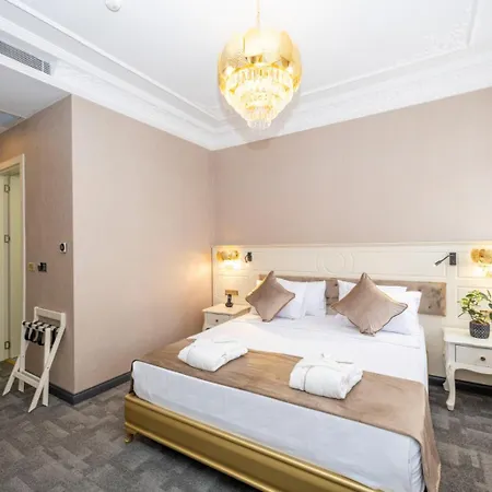 Moonlight Elegance Boutique Отель