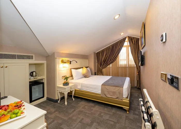 Moonlight Elegance Boutique Otel 4*