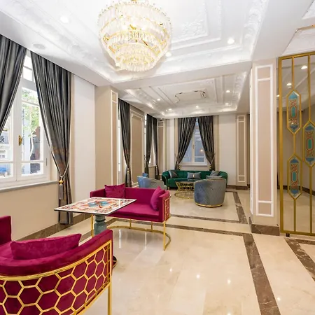 Moonlight Elegance Boutique 4*