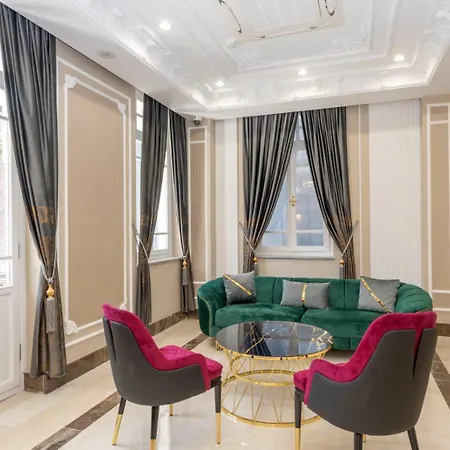 Moonlight Elegance Boutique 4*