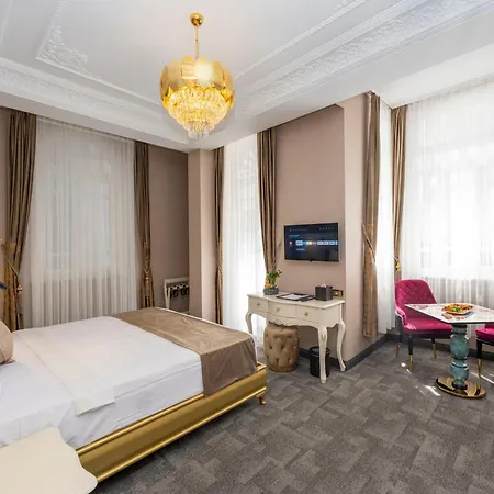 Moonlight Elegance Boutique Hotel 4*
