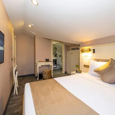 Hotel Moonlight Elegance Boutique 4*