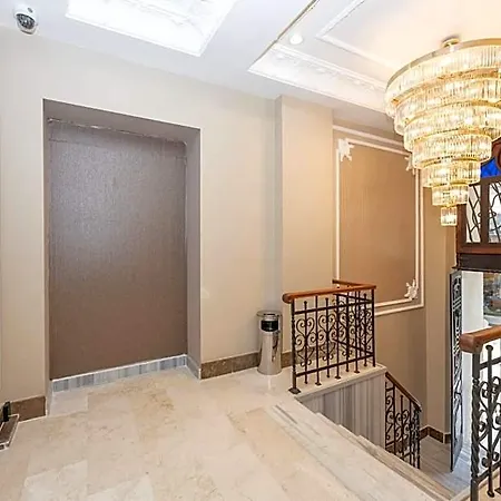 Moonlight Elegance Boutique 4*