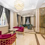 Moonlight Elegance Boutique 4*