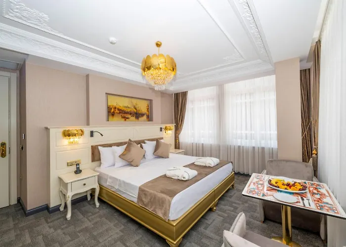 Moonlight Elegance Boutique Hotel