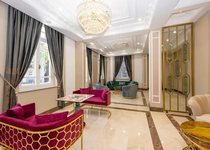 Moonlight Elegance Boutique 4*