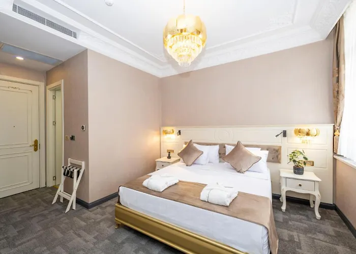 Moonlight Elegance Boutique Hotel