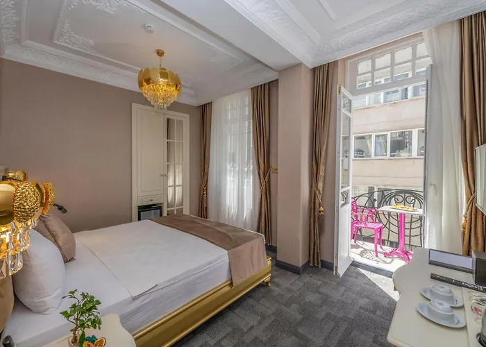 Hotel Moonlight Elegance Boutique 4*