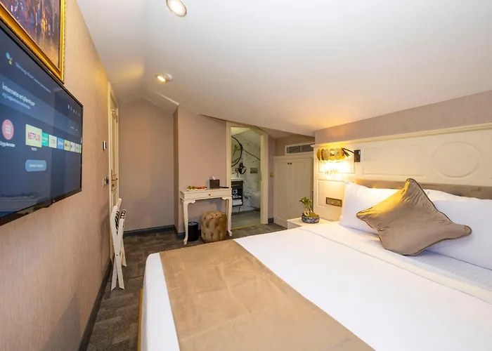 Hotel Moonlight Elegance Boutique 4*